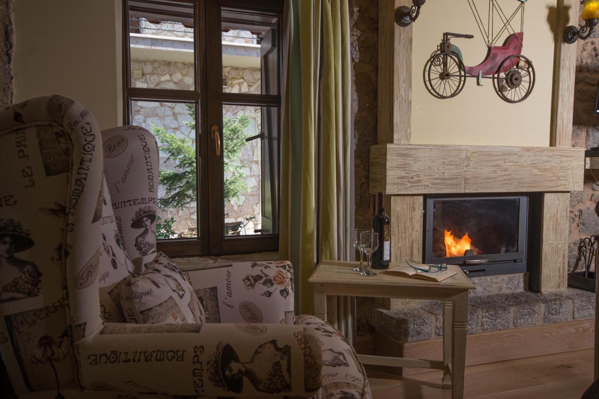 Alexandros Guesthouse Арахова Екстер'єр фото