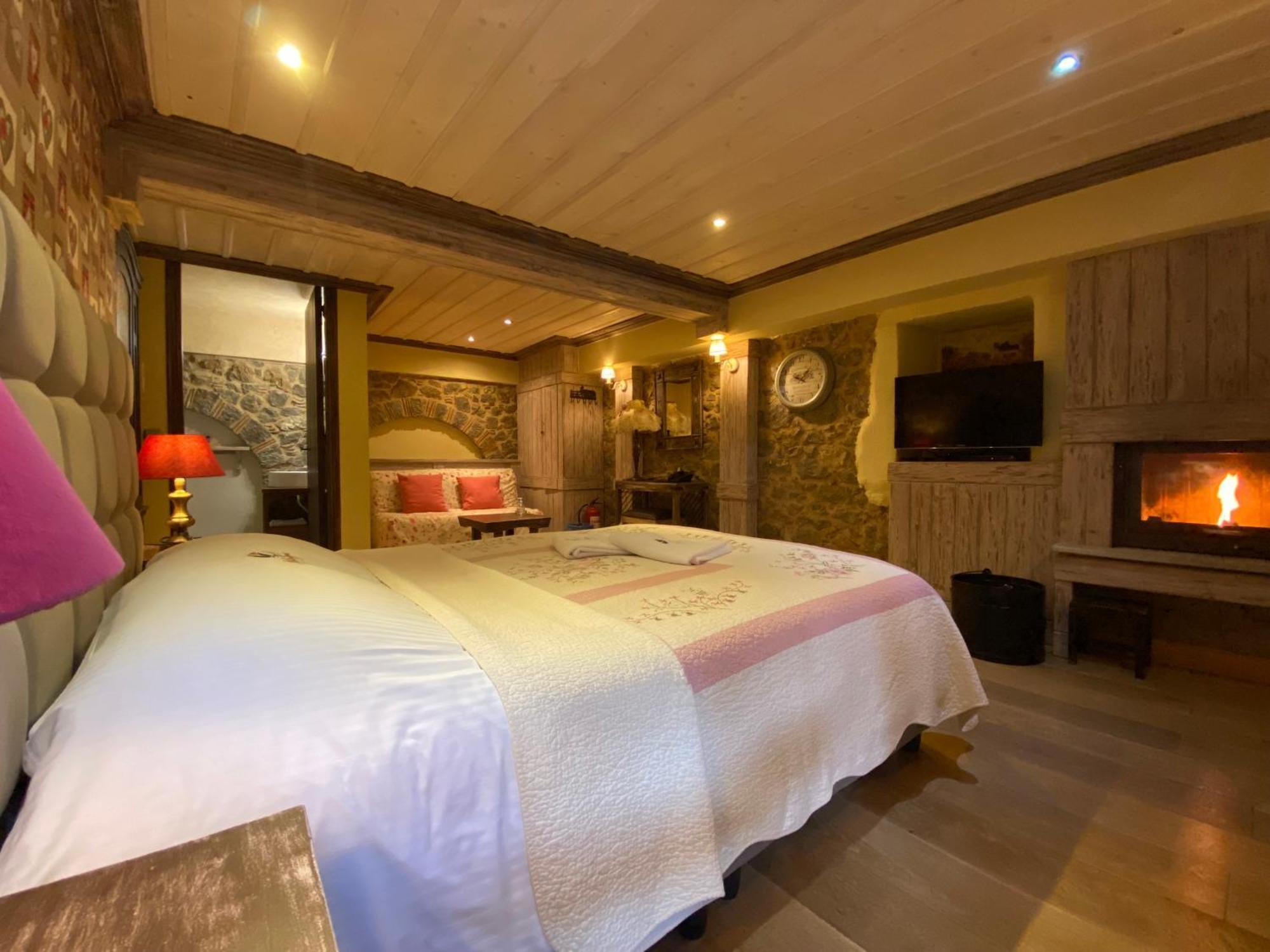 Alexandros Guesthouse Арахова Екстер'єр фото
