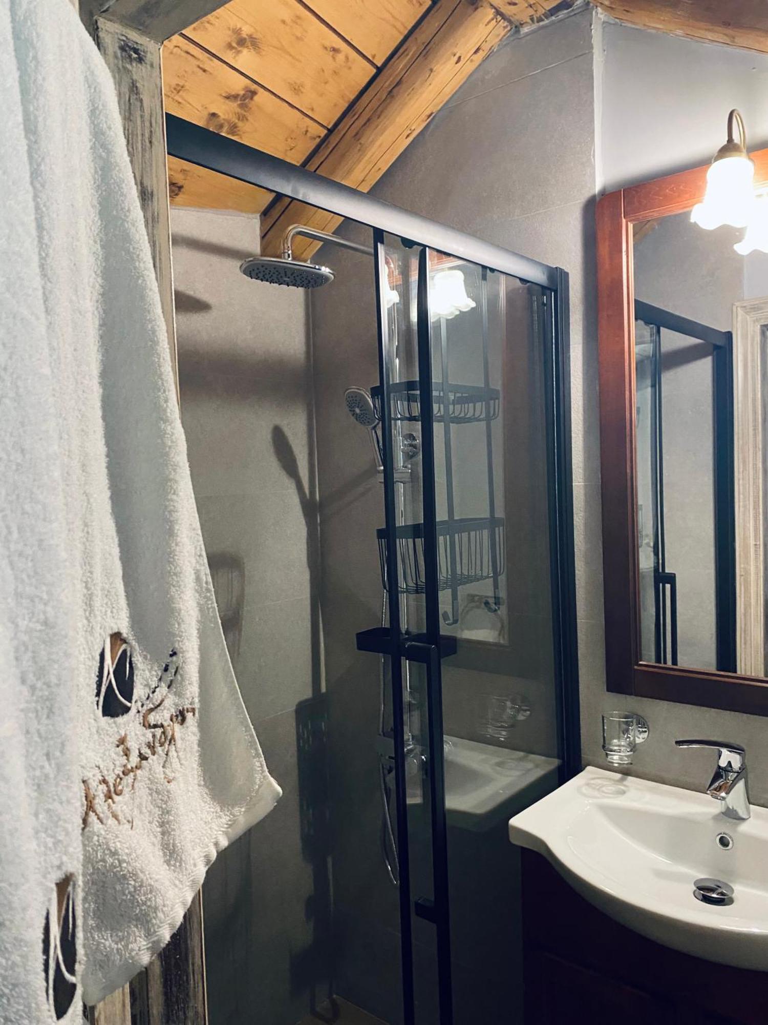 Alexandros Guesthouse Арахова Екстер'єр фото