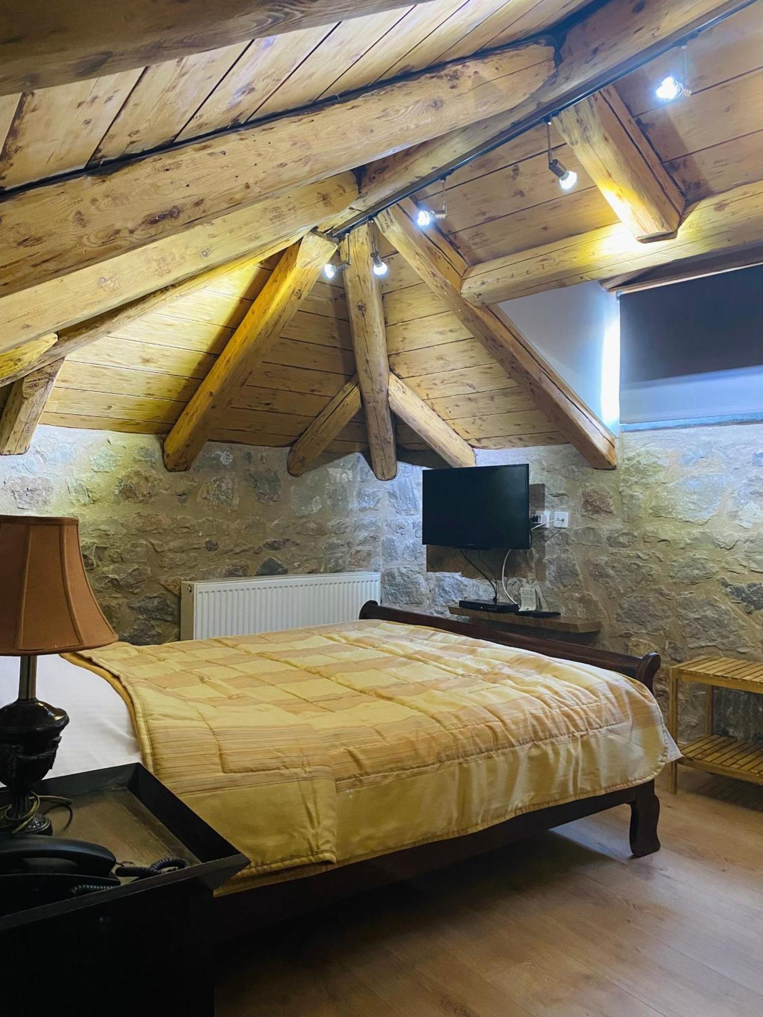 Alexandros Guesthouse Арахова Екстер'єр фото