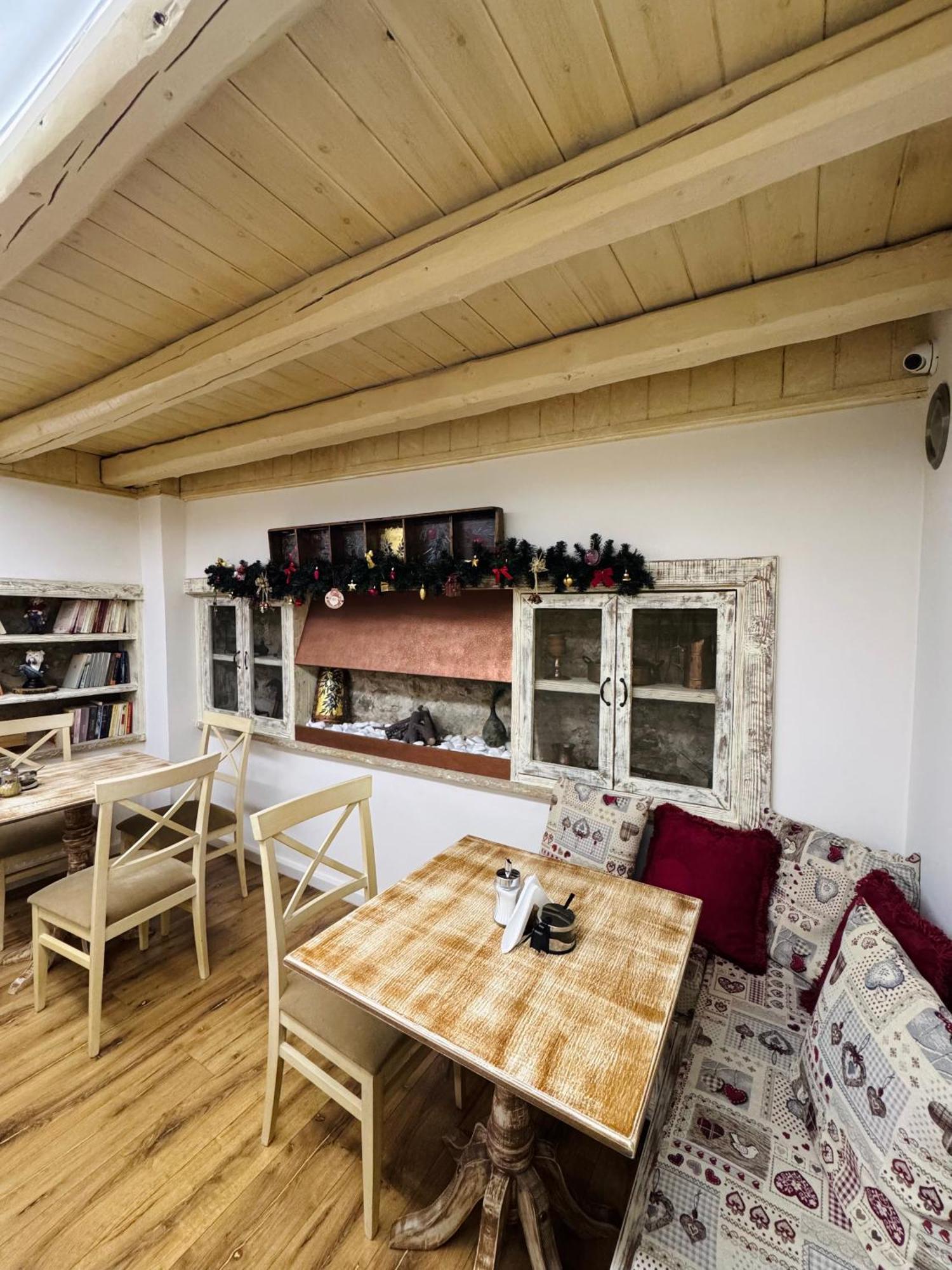 Alexandros Guesthouse Арахова Екстер'єр фото
