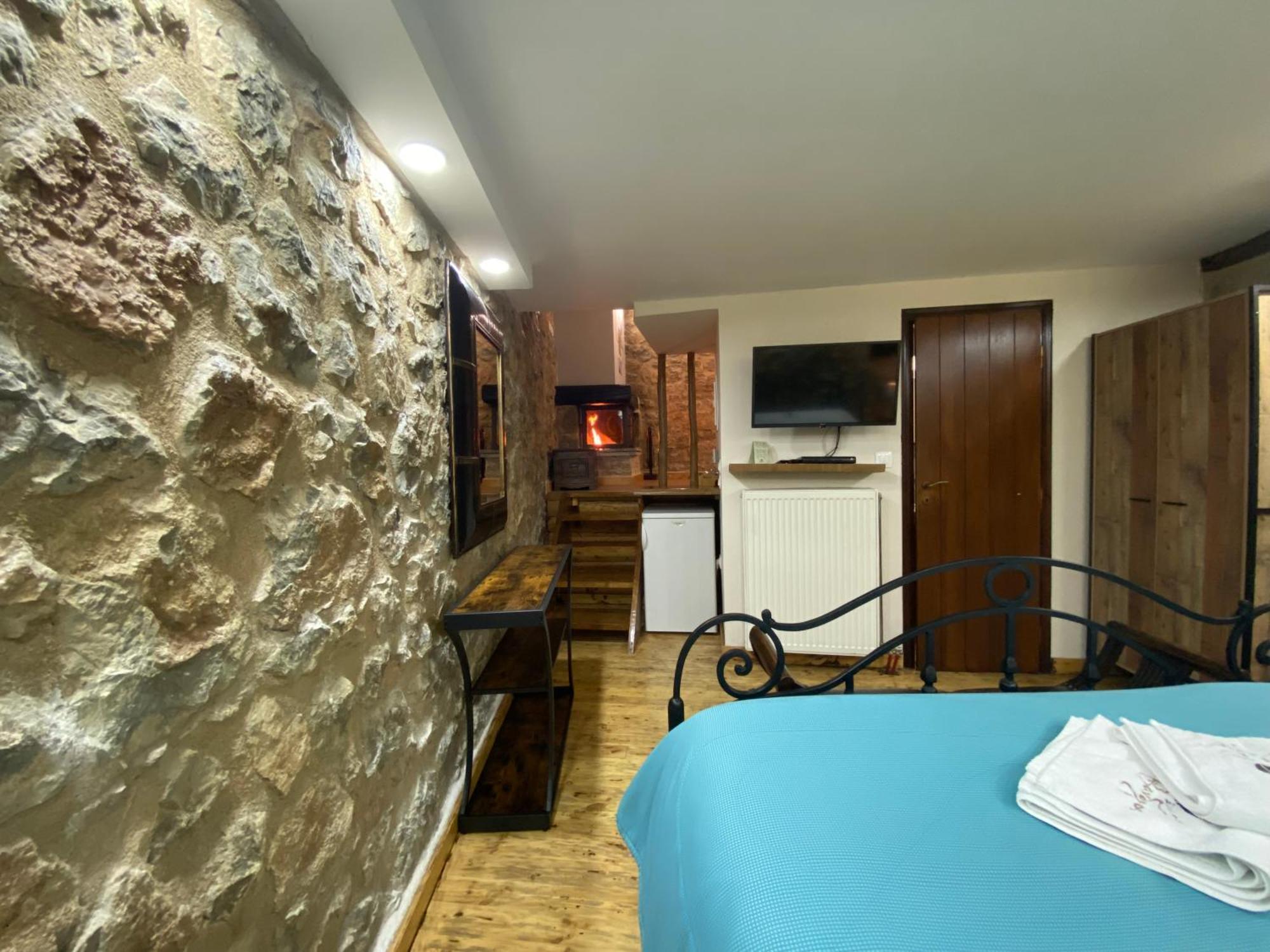 Alexandros Guesthouse Арахова Екстер'єр фото