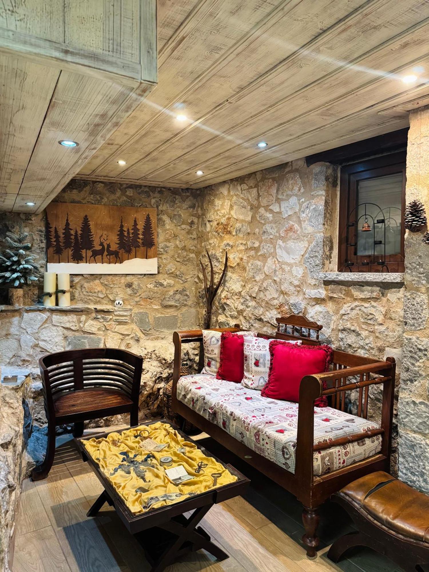 Alexandros Guesthouse Арахова Екстер'єр фото