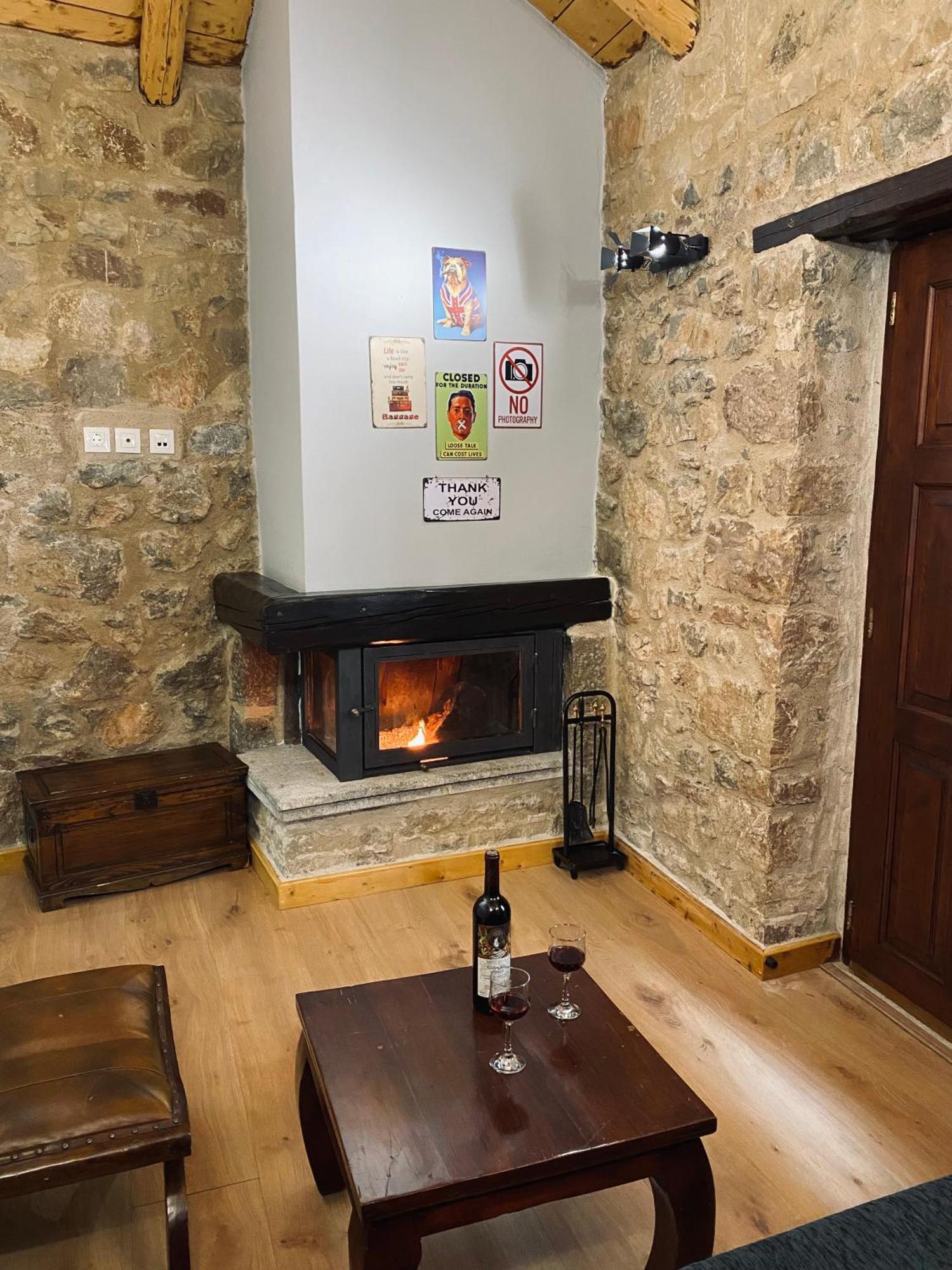 Alexandros Guesthouse Арахова Екстер'єр фото