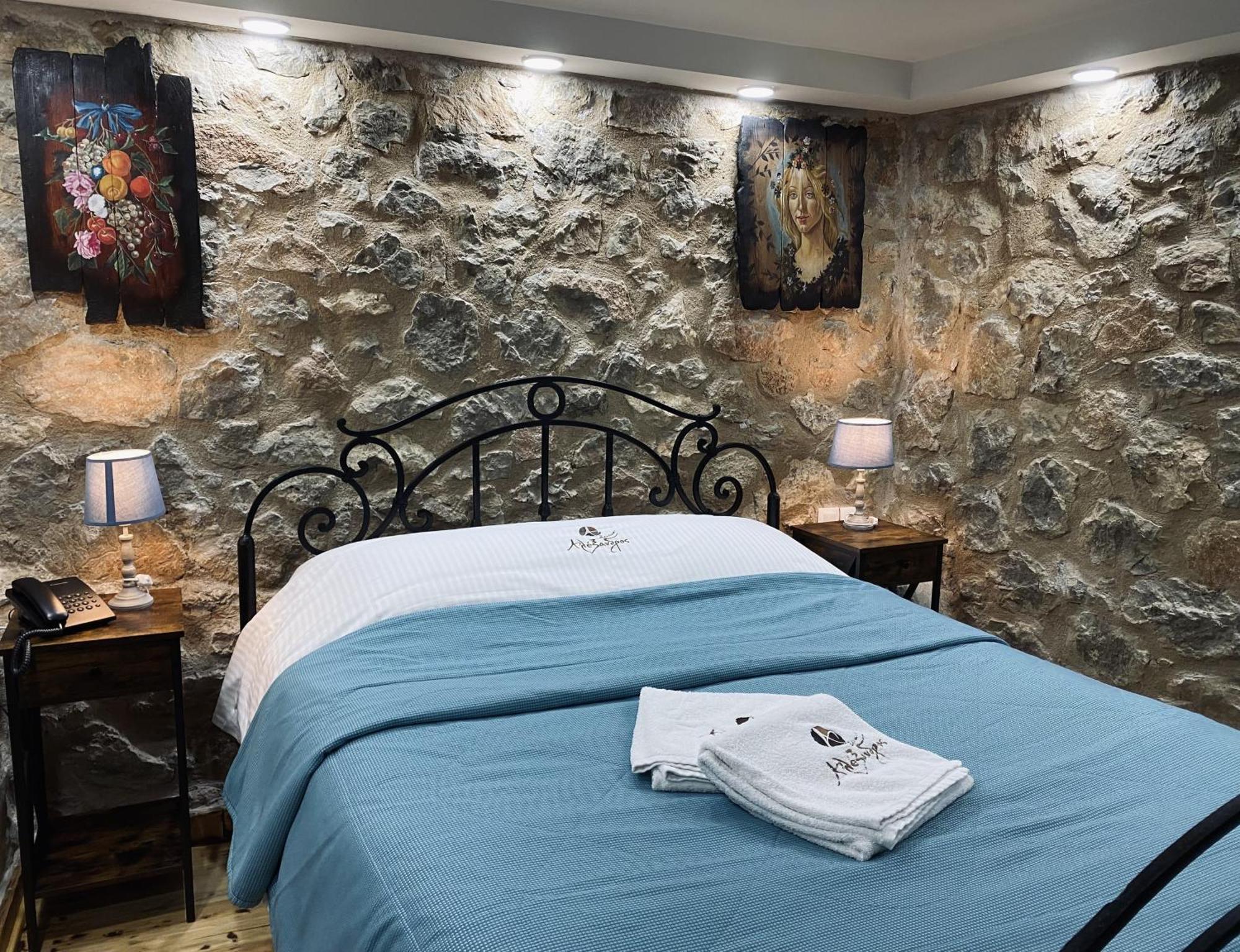 Alexandros Guesthouse Арахова Екстер'єр фото